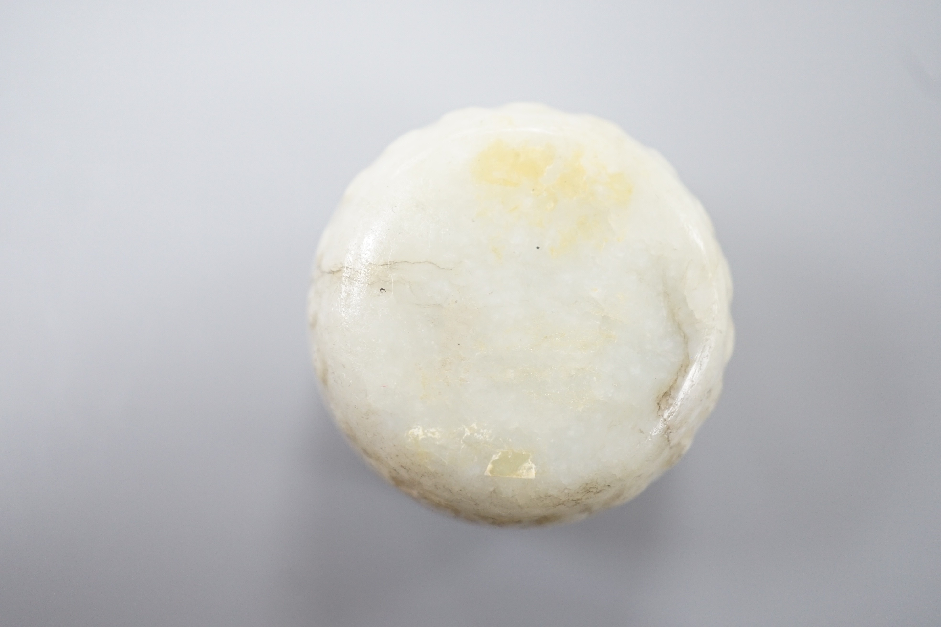 A Chinese jadeite model of a drum, 3 cm diameter